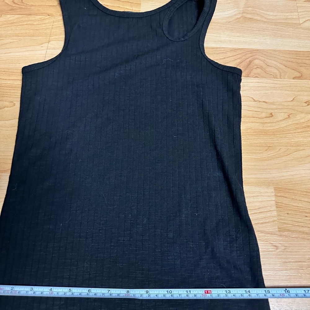 Black Ribbed Sleeveless Top - Picture 4 of 5